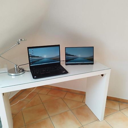 Traumblick Und Komfort - Lichtdurchflutete 85 Qm Wohnung Nahe Suedstrand Goehren Inklusive Schwimmbad Und Sauna Im Ahoi Sellin Eksteriør bilde